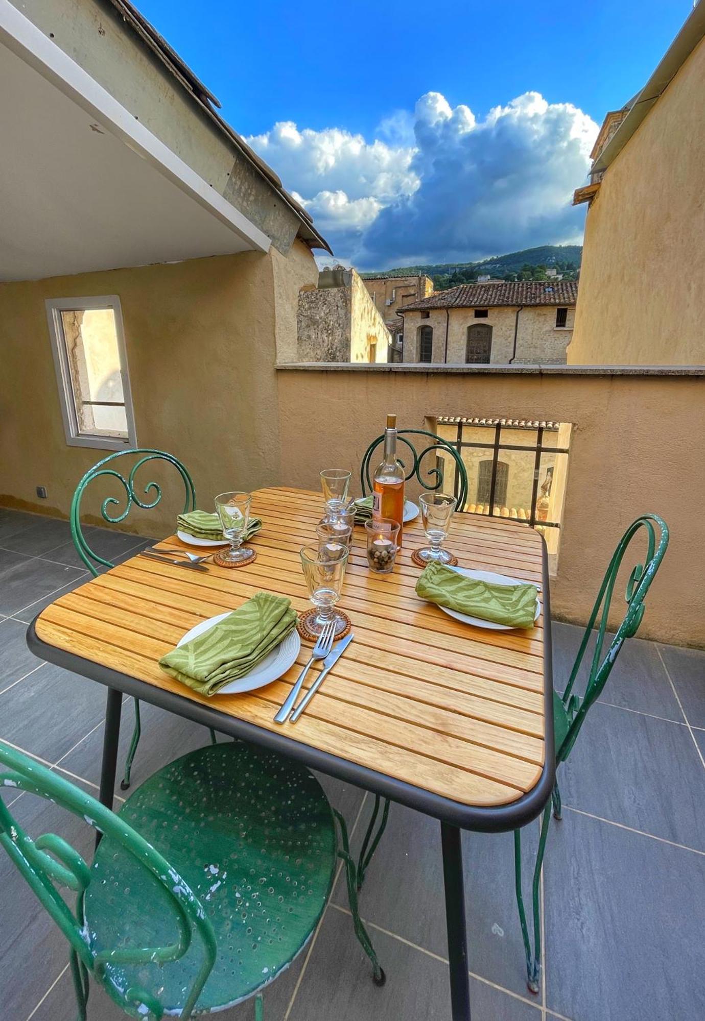 Le Petit Delphia Apartment อัพท์ ภายนอก รูปภาพ